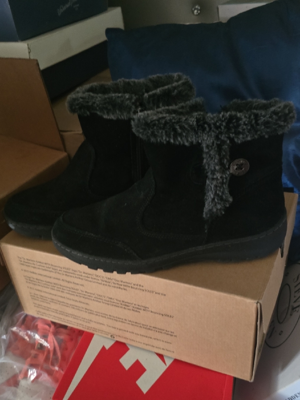 Khombu Black Ankle Winter Boots with Gray Faux-Fur Cuff